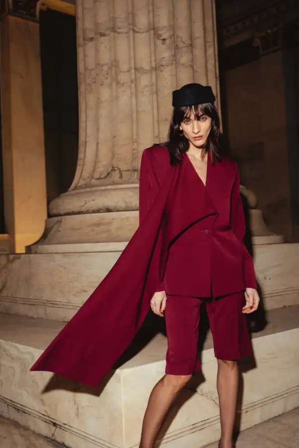 ONE PIECE BLAZER SCARF IN ROUGE CABERNET BORDEAUX